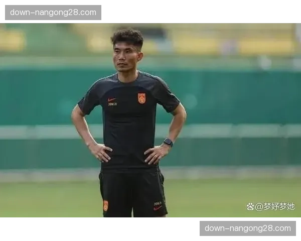 前国足队长、深圳队主帅郑智因个人家庭原因暂别帅位 前国足队长、深圳队主帅郑智因个人家庭原因暂别帅位